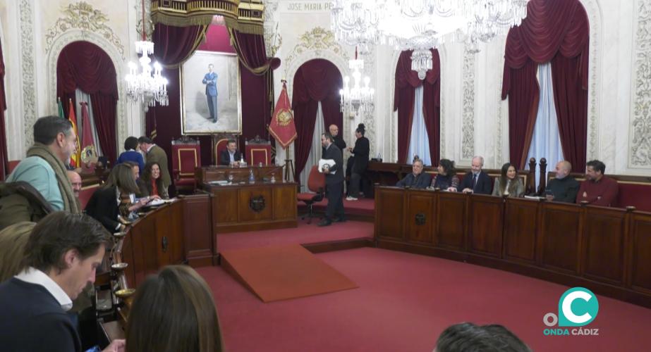 Sesión extraordinaria del Pleno del Ayuntamiento de Cádiz este 30 de diciembre. 