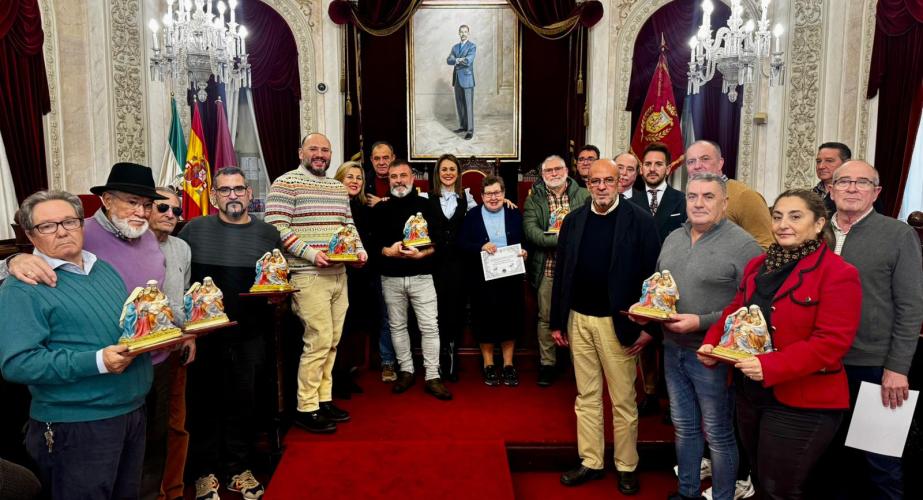 Acto de entrega de los galardones en el Salón de Plenos. 