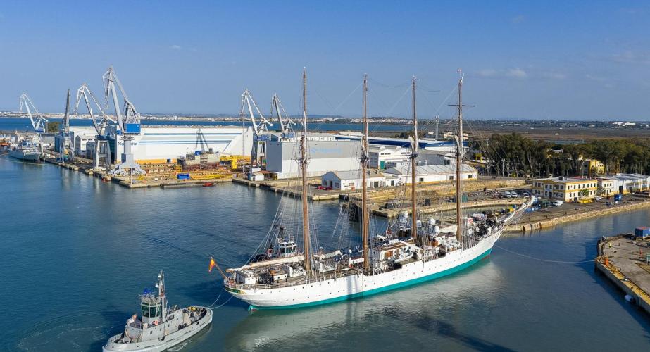 El astillero culmina las obras singulares encargadas por la Armada con motivo del próximo centenario del barco