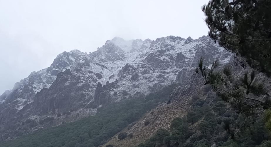 Imagen de alguna las cotas mas sobresalientes de la provincia con un retrato clásicamente invernal