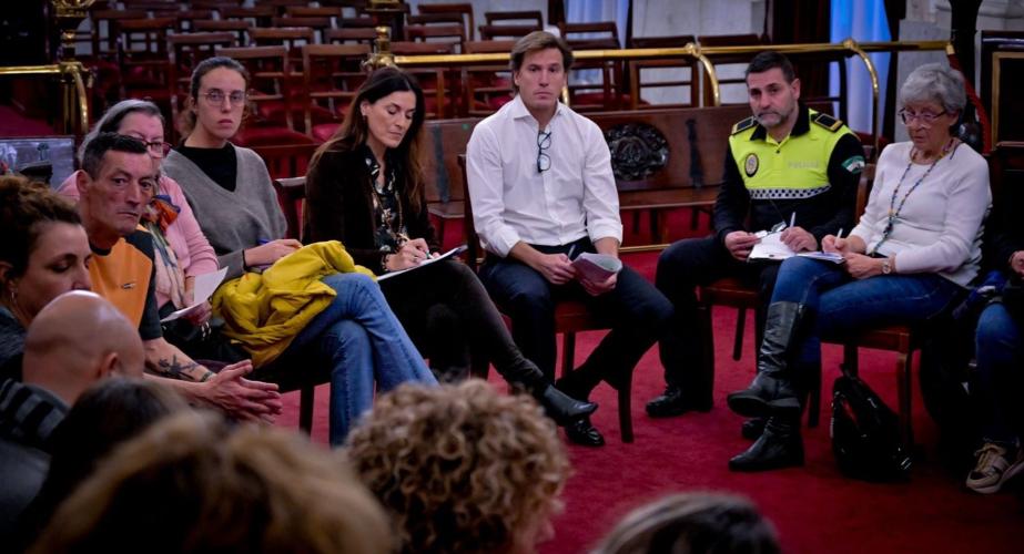 Un momento del encuentro celebrado en el Salón de Plenos 