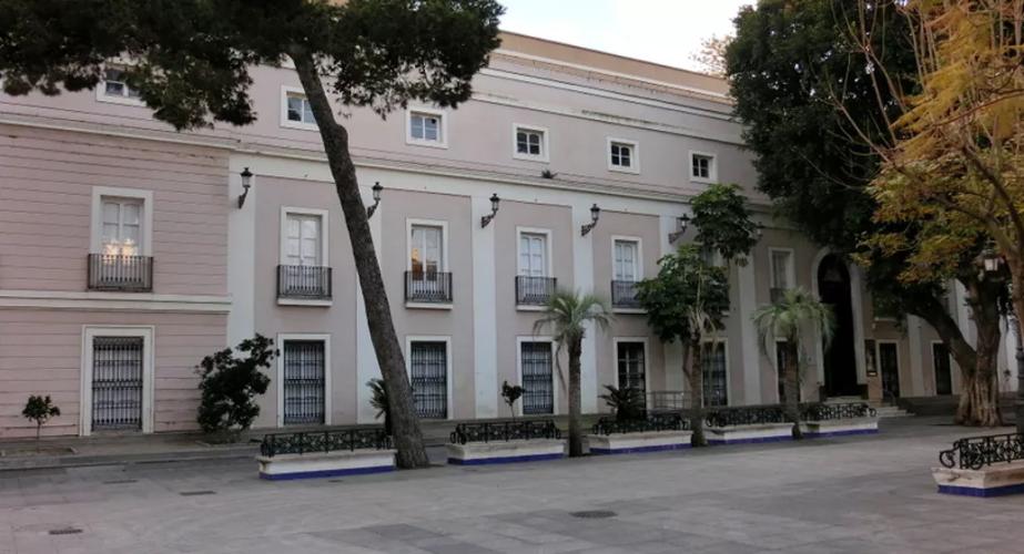 Fachada del Museo de Cádiz, situado en plaza de Mina. 
