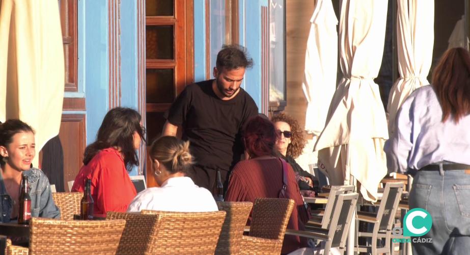 El sector servicios vuelve a liderar la colocación en este tramo final de 2026