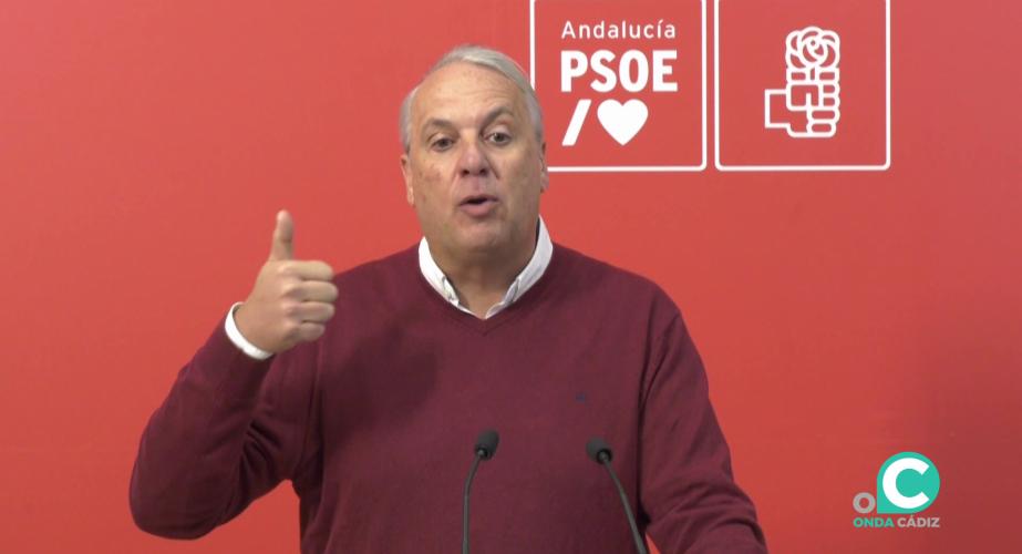 El mandatario socialista durante su intervención en rueda de prensa este lunes