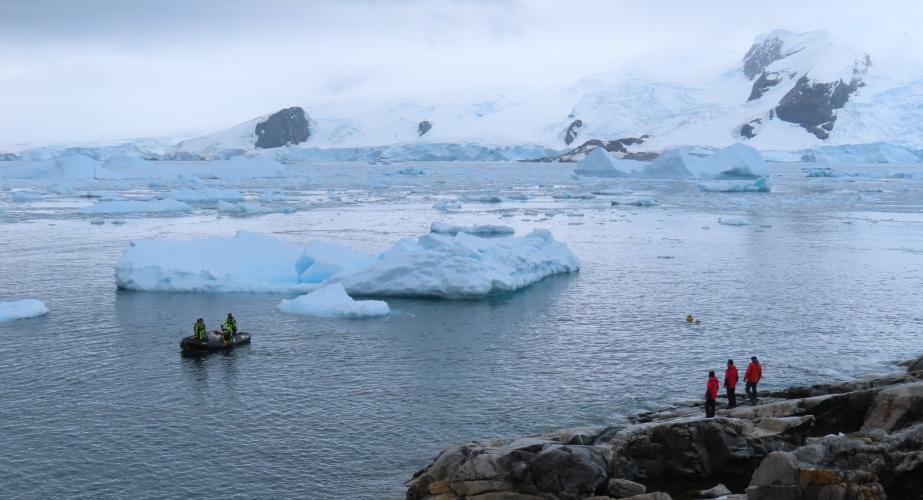 La Universidad de Cádiz participa en la XXXVIII Campaña Antártica Española.
