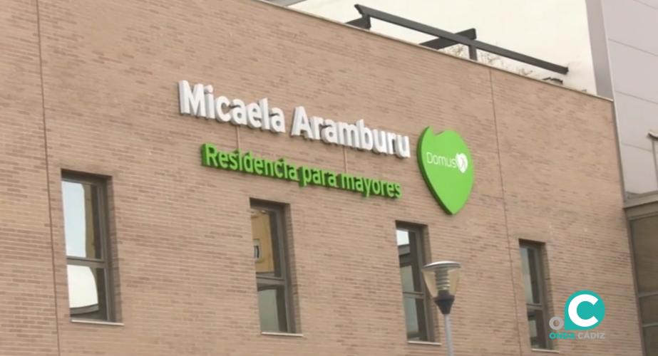 Una imagen de la fachada de la residencia de mayores Micaela Aramburu.