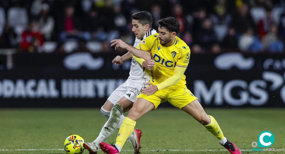 Sergio Ortuño en una acción del encuentro (Foto: La Liga)