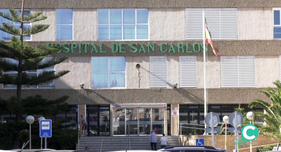 Fachada del Hospital San Carlos. 
