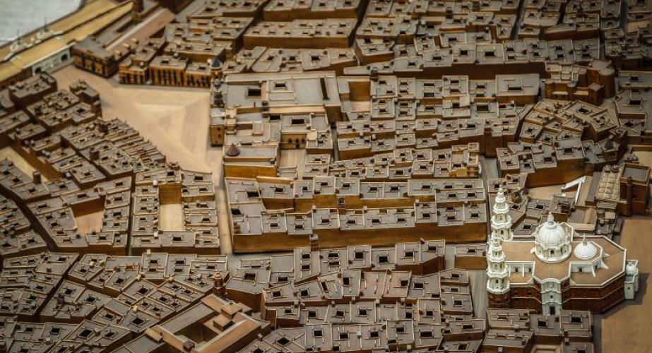 El Ayuntamiento licita una mesa interactiva para divulgar la Maqueta de Cádiz en el Museo de las Cortes