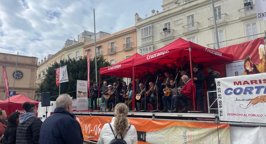 Actuación del coro callejero 'Los Matarratas'