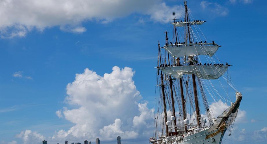 El navio de la armada afrontará un nuevo crucero de instrucción