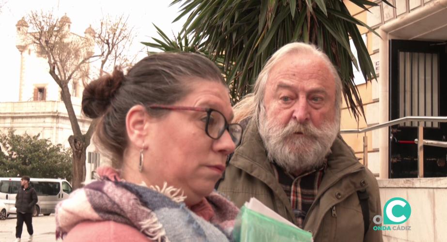 Hita esta siendo respaldada por Marea Blanca gaditana ante su situación