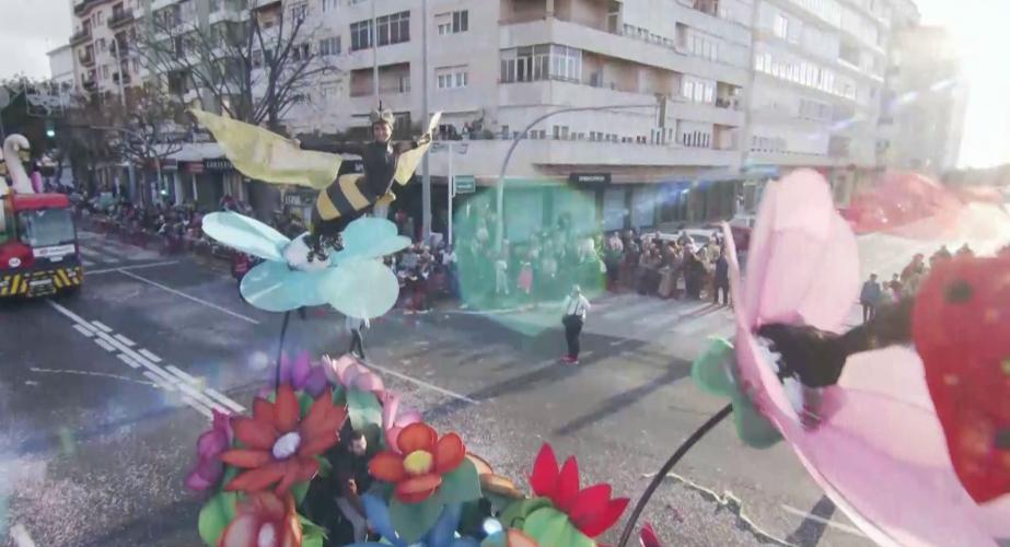 Imagen del desfile festivo del 2025