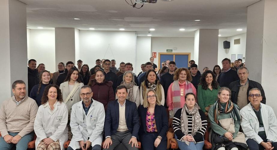 El subdelegado de la Junta en el Campo de Gibraltar ha dado la bienvenida a este alumnado en el Hospital de Algeciras.