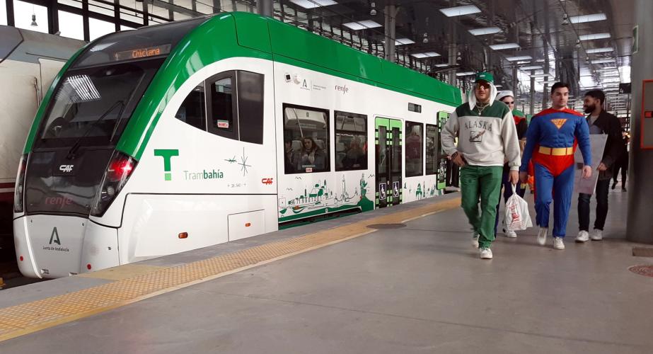 Imagen de la estación de Cádiz durante la fiesta