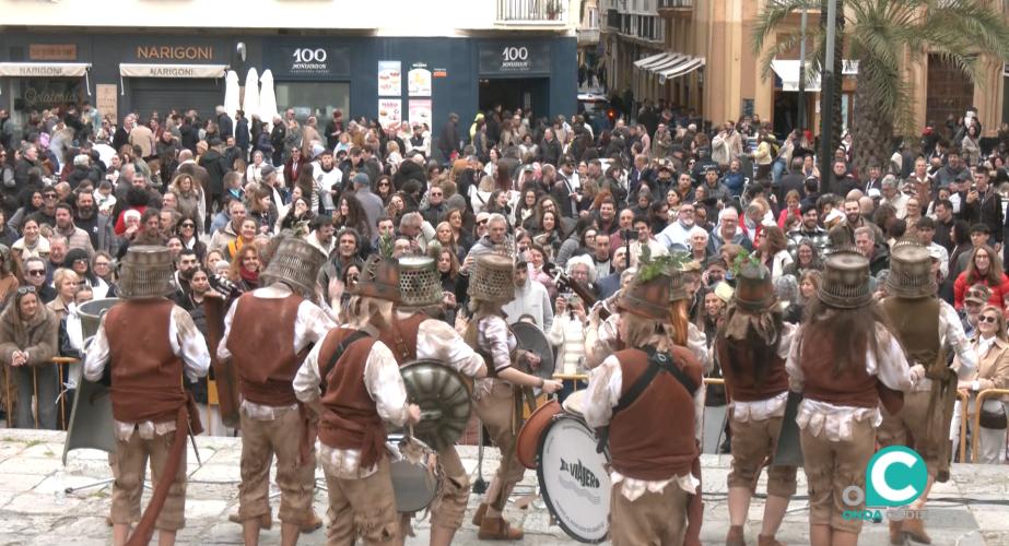 Ambiente en la Plaza de la Catedral con la Chicharronada Popular. 