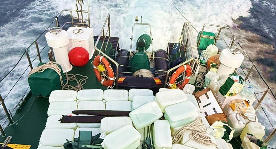 Una de las intervenciones de la Guardia Civil contra el 'petaqueo' en aguas andaluzas