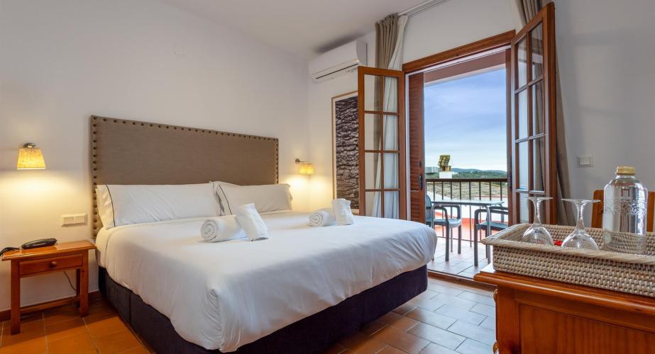 Habitación de un alojamiento de Tugasa en Algar.