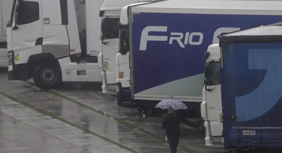 Imagen de camiones parados en los accesos al puerto de Algeciras