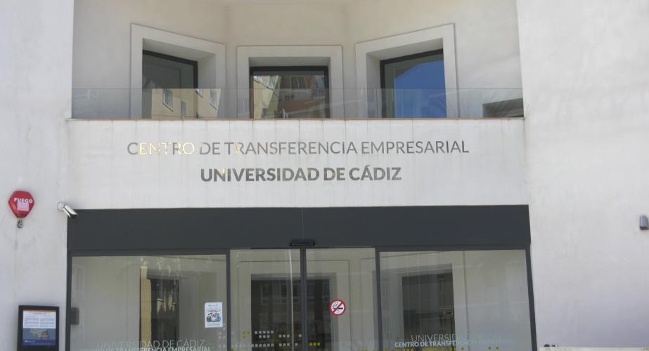 Fachada del Centro de Transferencia Empresarial El Olivillo