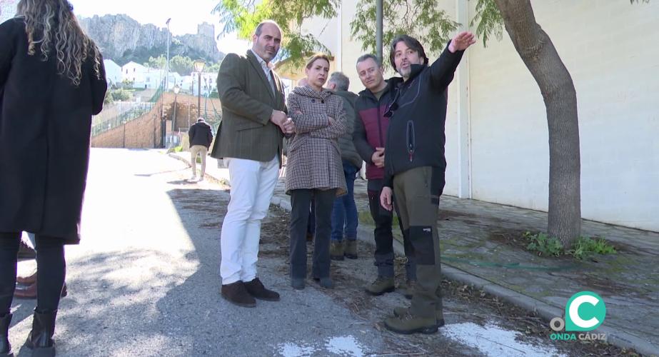 La presidenta Almudena Martínez durante una visita a las zonas afectadas