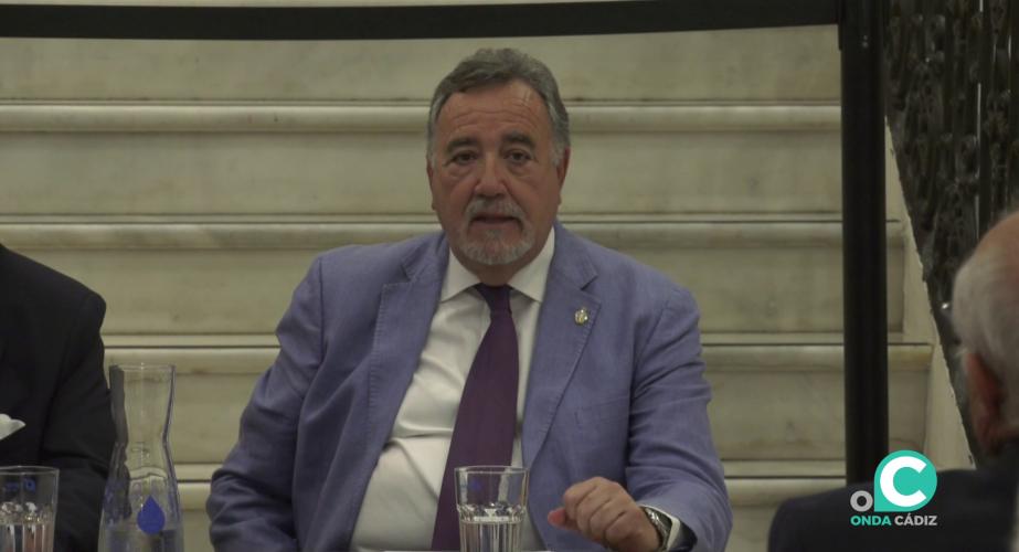 El afamado autor durante una de sus intervenciones en el Museo de las Cortes