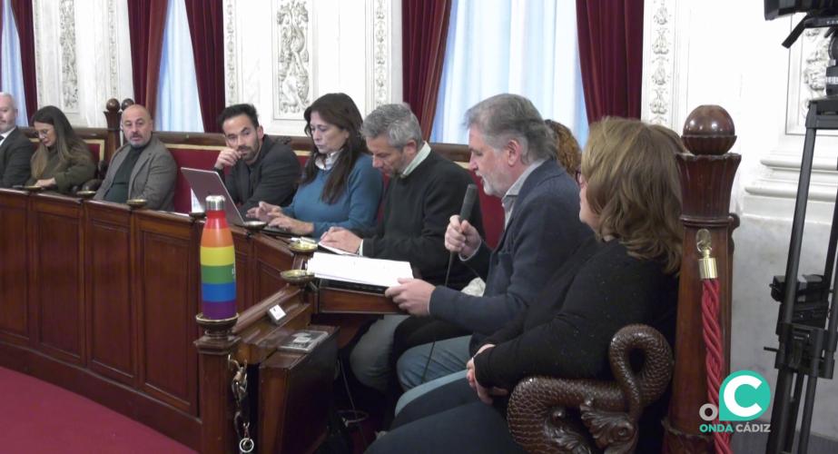 Concejales de Adelante Izquierda Gaditana durante una intervención en un Pleno municipal
