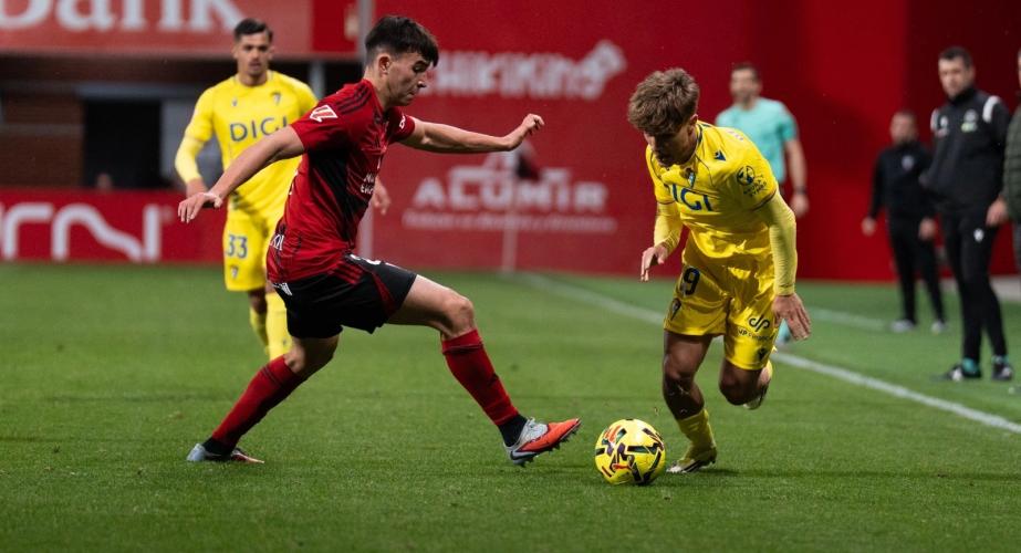 0-2 El Cádiz CF rompe con la mala racha en el primer partido de Sergio González en el banquillo.
