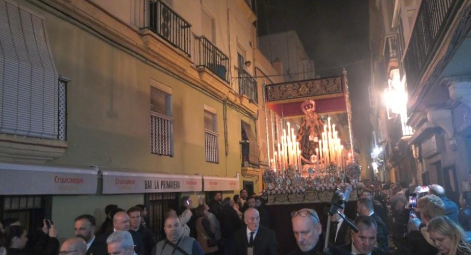Las calles de la ciudad viven la religiosidad popular en el cuarto viernes de Cuaresma.
