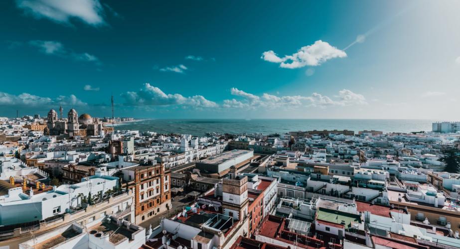 Vista del entorno urbano de la capital gaditana