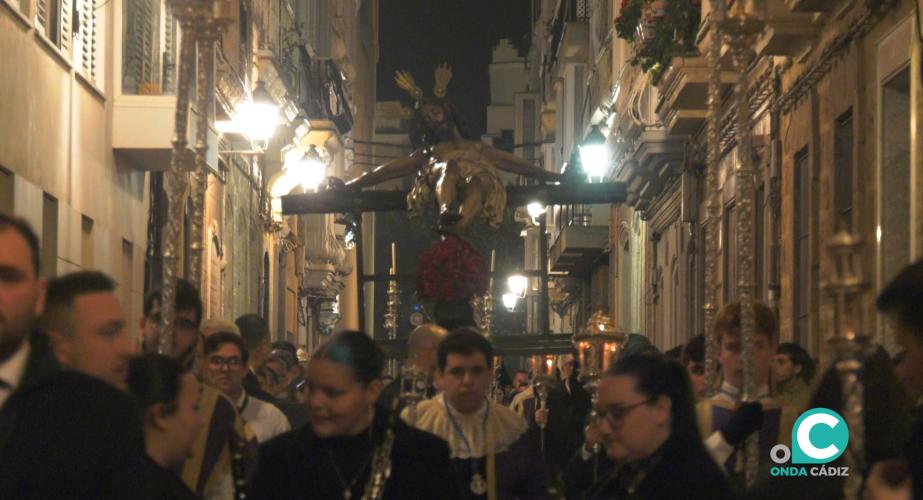 El Cristo de las Aguas en su traslado al Oratorio de San Felipe Neri. 