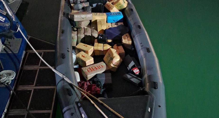 El genero incautado en el muelle tras la operación policial