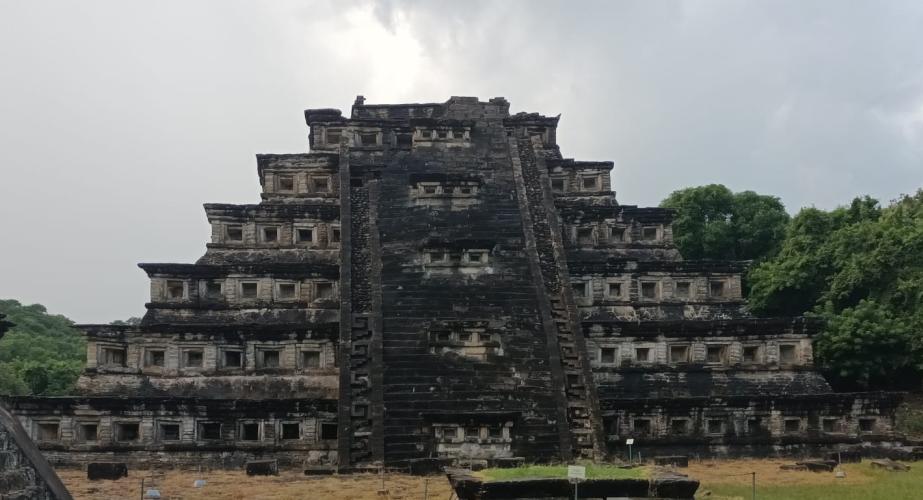 Pirámide prehispánica del Tajín en la actual México