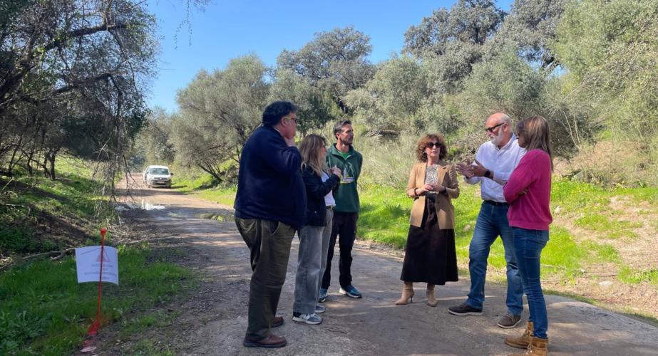 Javier Vidal durante la visita a la zona afectada