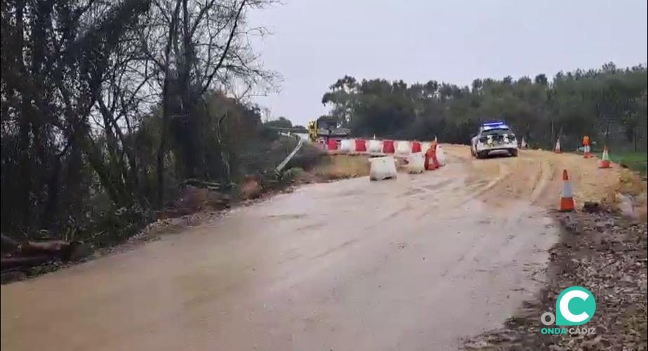 Las intensas lluvias han afectado las vias de tránsito gaditanas