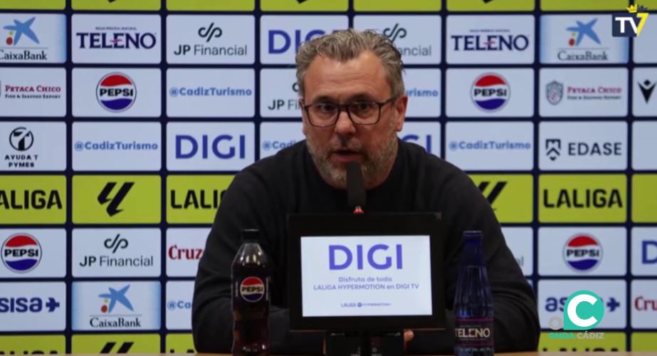 El técnico cadista comparece tras el choque ante el cuadro costasoleño