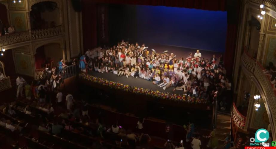 Más de 40 grupos de las categorías de infantiles y juveniles han subido al escenario para recoger su galardón