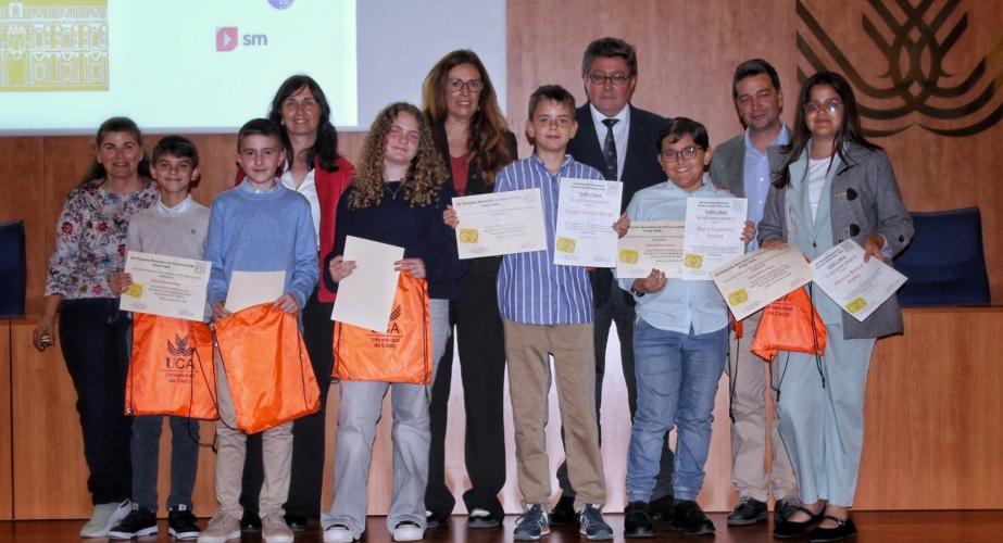 Los jóvenes distinguidos tras el certamen