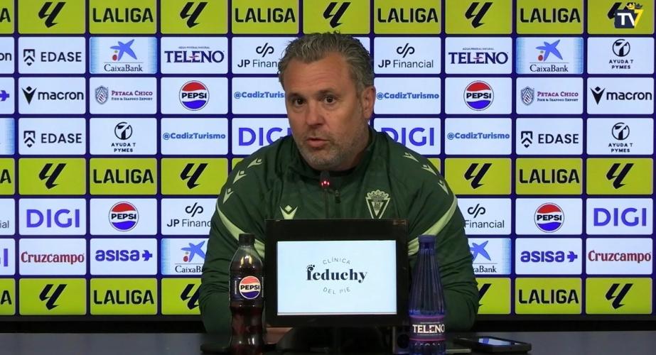El técnico cadista en rueda de prensa antes del choque en el feudo amarillo de este domingo