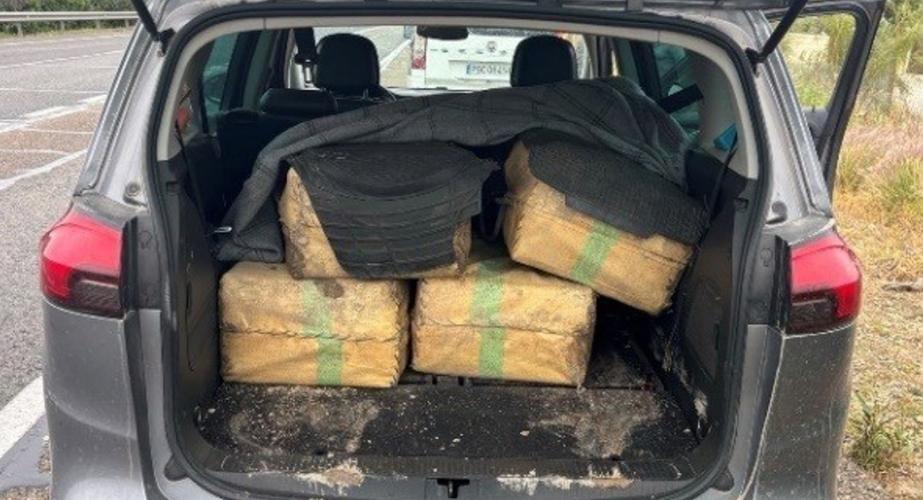 Género incautado en la parte trasera del vehículo