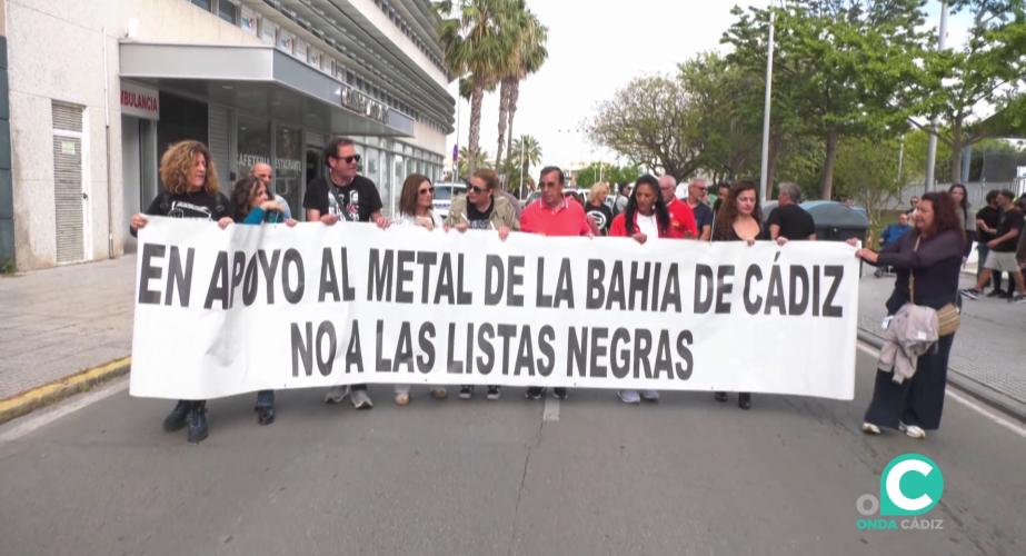 Cabeza de la manifestación en la capital gaditana este jueves