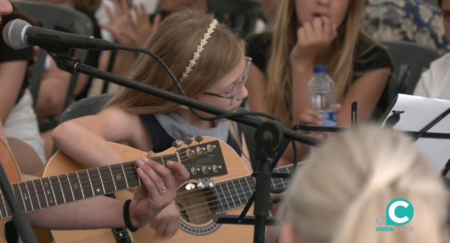 Una de las alumnas que ha participado en el recital 