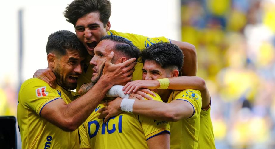  El Cádiz CF se impone con autoridad al CD Leganés por 3-0.