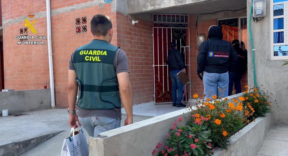 Uno de los agentes desplazados a Bolívar en el registro domiciliario del acusado por el asesinato del 'cuponero' de la Sierra.