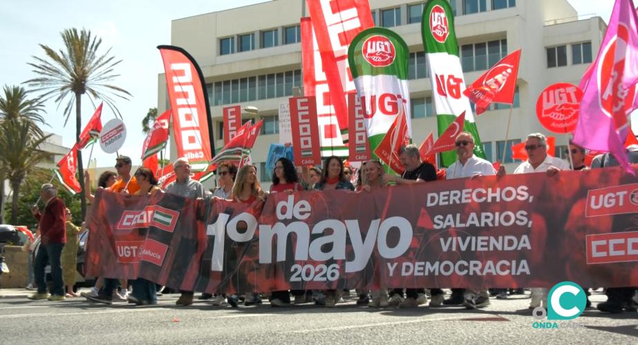 Manifestación por la avenida con motivo del Día Internacional de los Trabajadores. 
