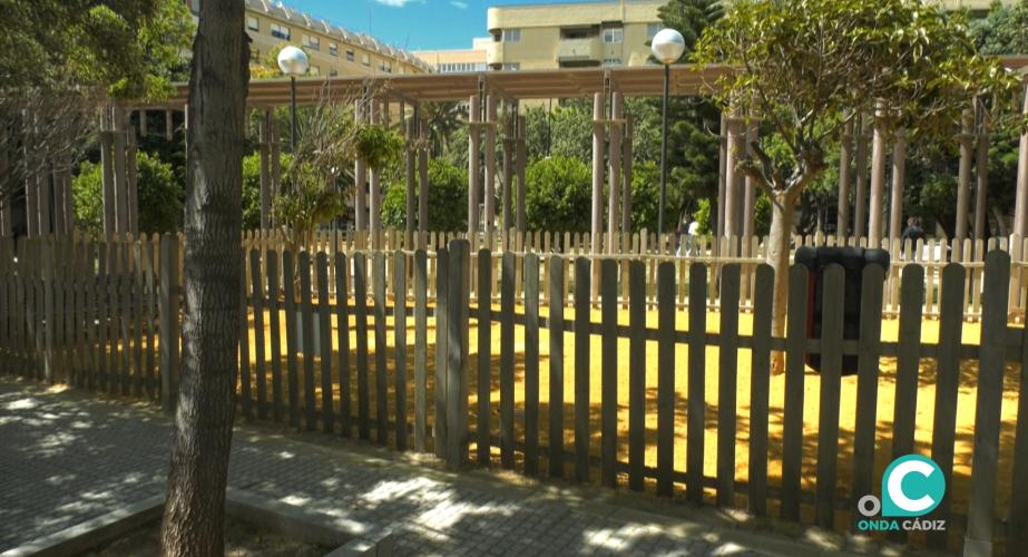 Estado del parque canino de la plaza de Asdrúbal, con las mejoras que se están llevando a cabo. 