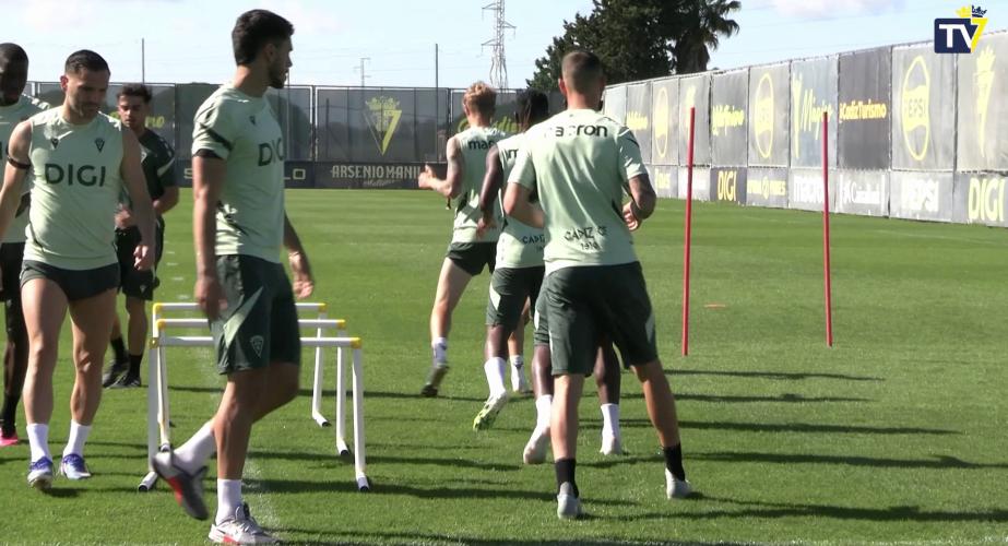 Los jugadores cadistas durante una de las fases de trabajo físico