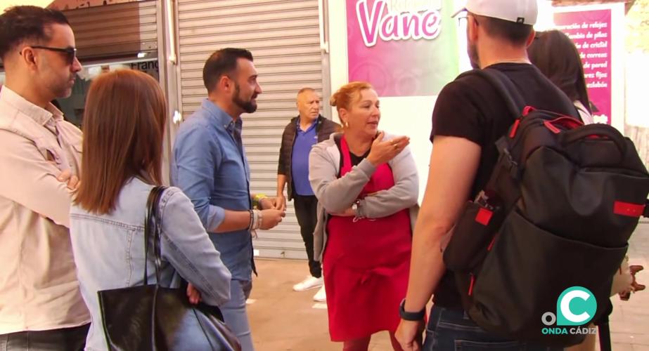 Mesa habla con algunos detallistas de mercados de la provincia 