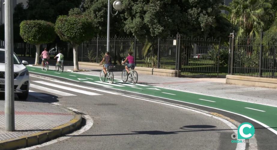 Ciclistas circulando por la ciudad
