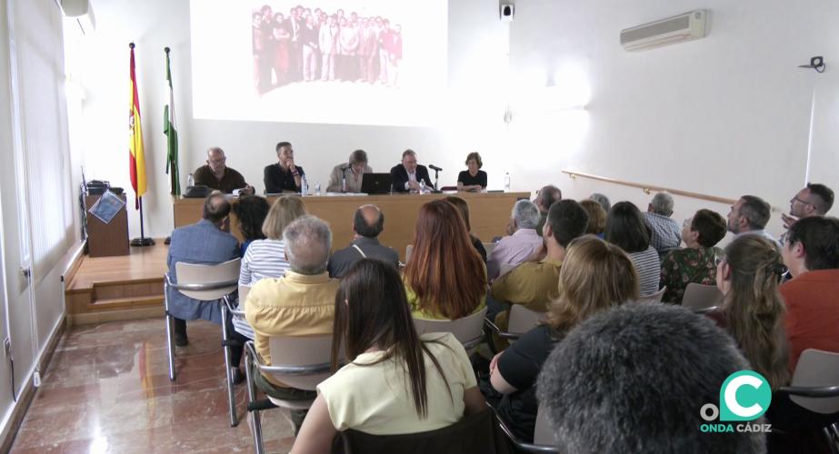 Un momento del encuentro que se celebró en la Biblioteca Provincial de Cádiz